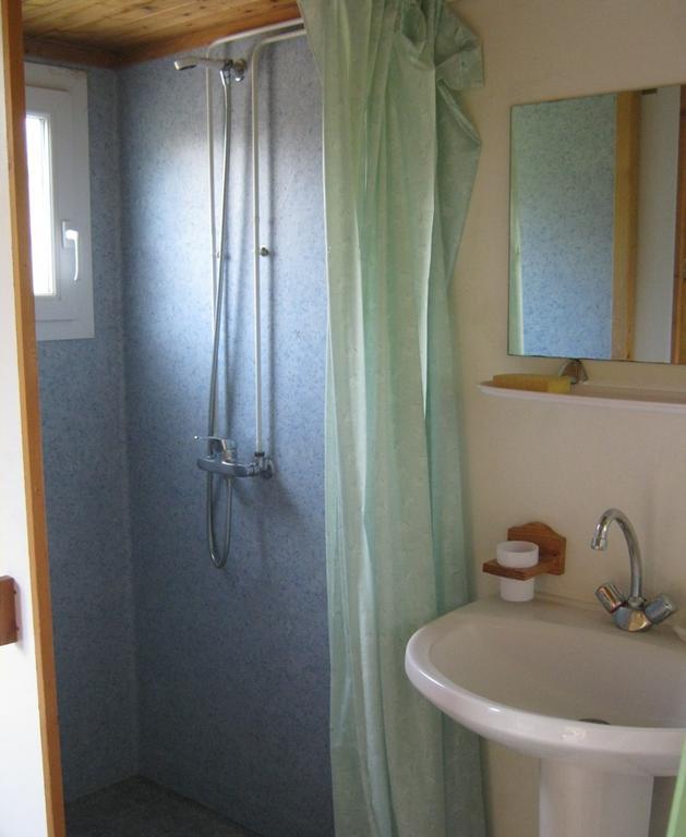 Village-Chalets Le Ru Du Pre Deux Rivieres Номер фото