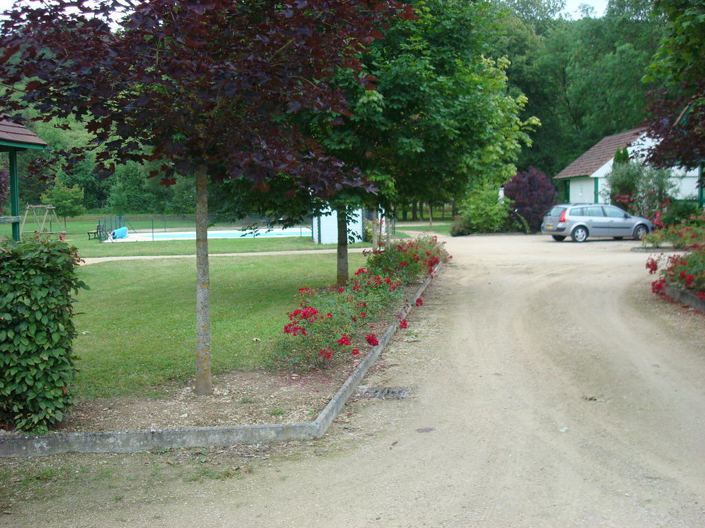 Village-Chalets Le Ru Du Pre Deux Rivieres Номер фото
