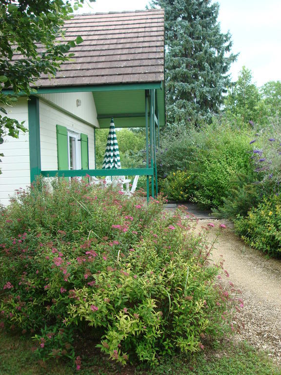 Village-Chalets Le Ru Du Pre Deux Rivieres Номер фото