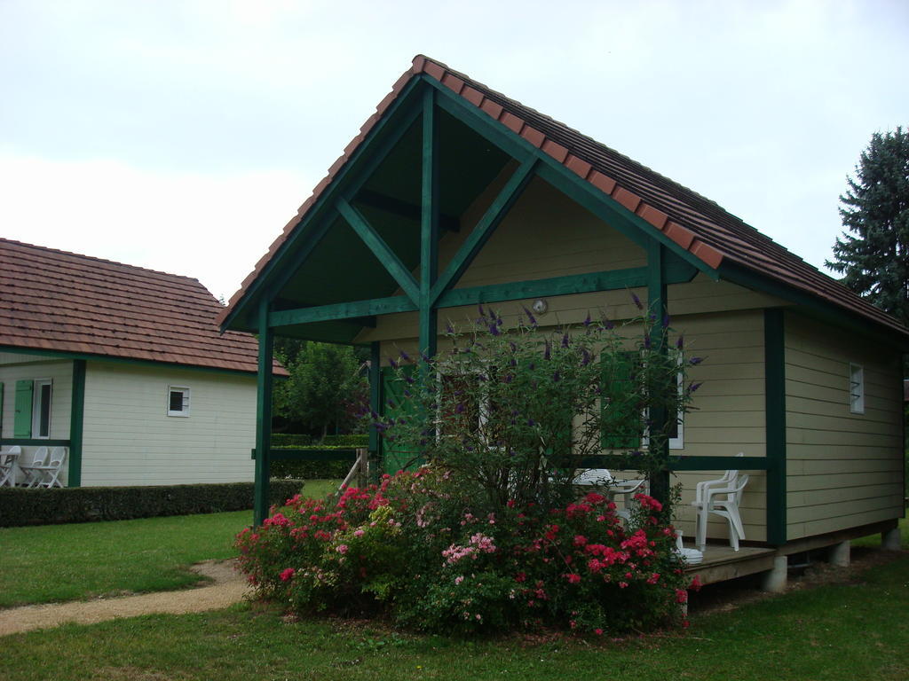 Village-Chalets Le Ru Du Pre Deux Rivieres Номер фото