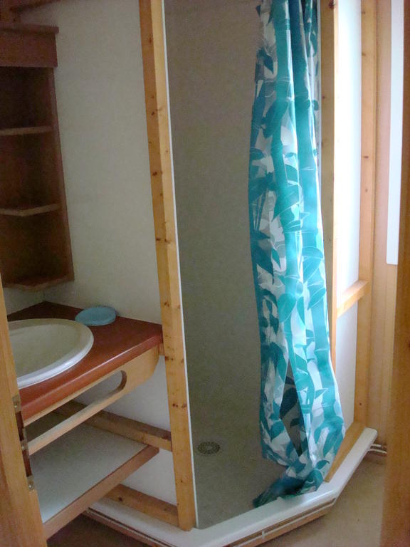 Village-Chalets Le Ru Du Pre Deux Rivieres Номер фото