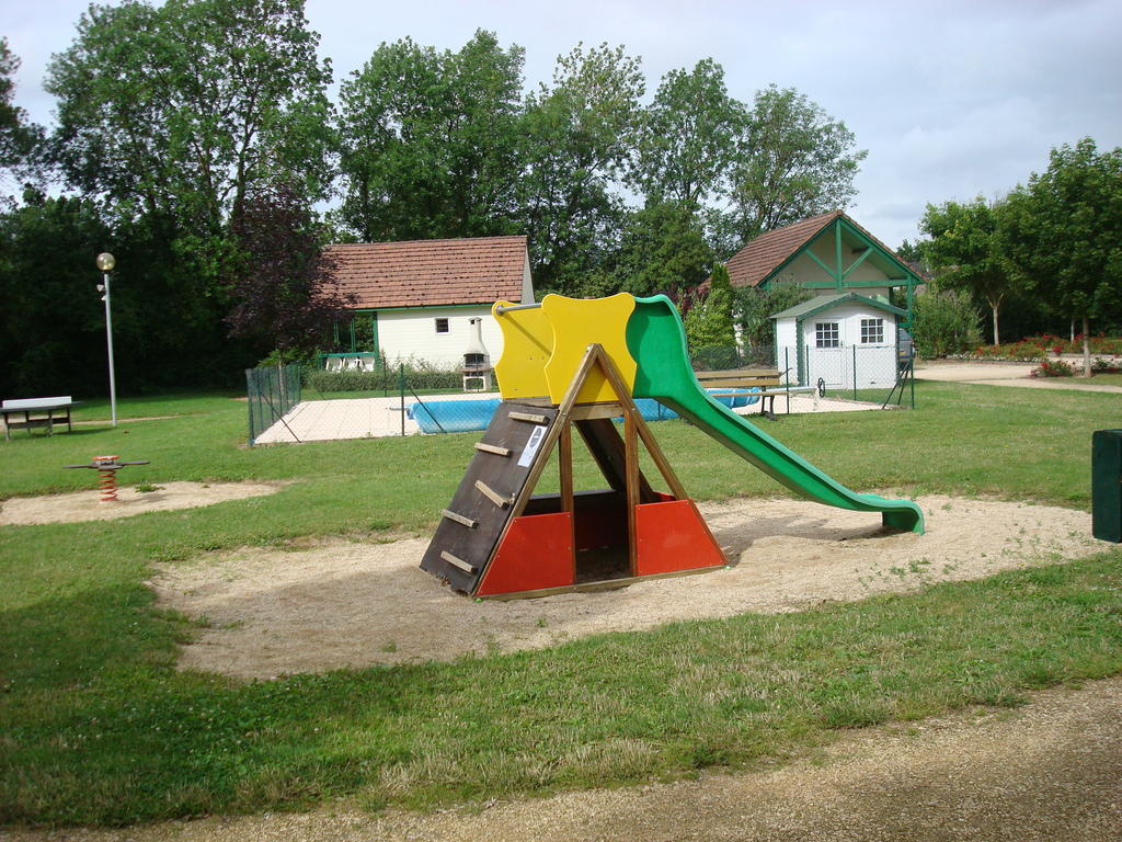 Village-Chalets Le Ru Du Pre Deux Rivieres Номер фото