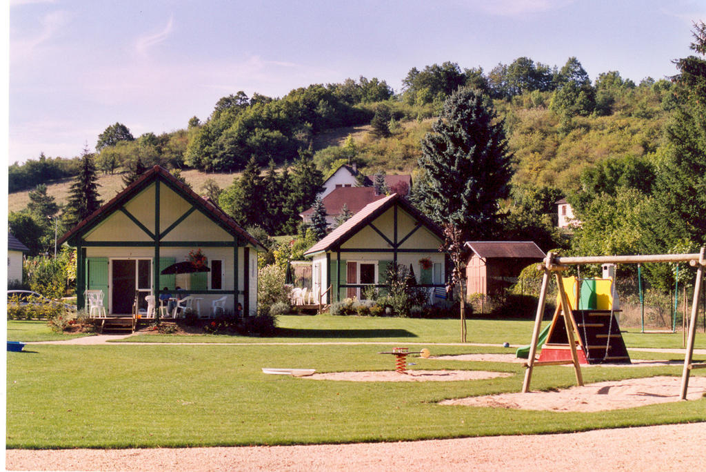 Village-Chalets Le Ru Du Pre Deux Rivieres Екстер'єр фото